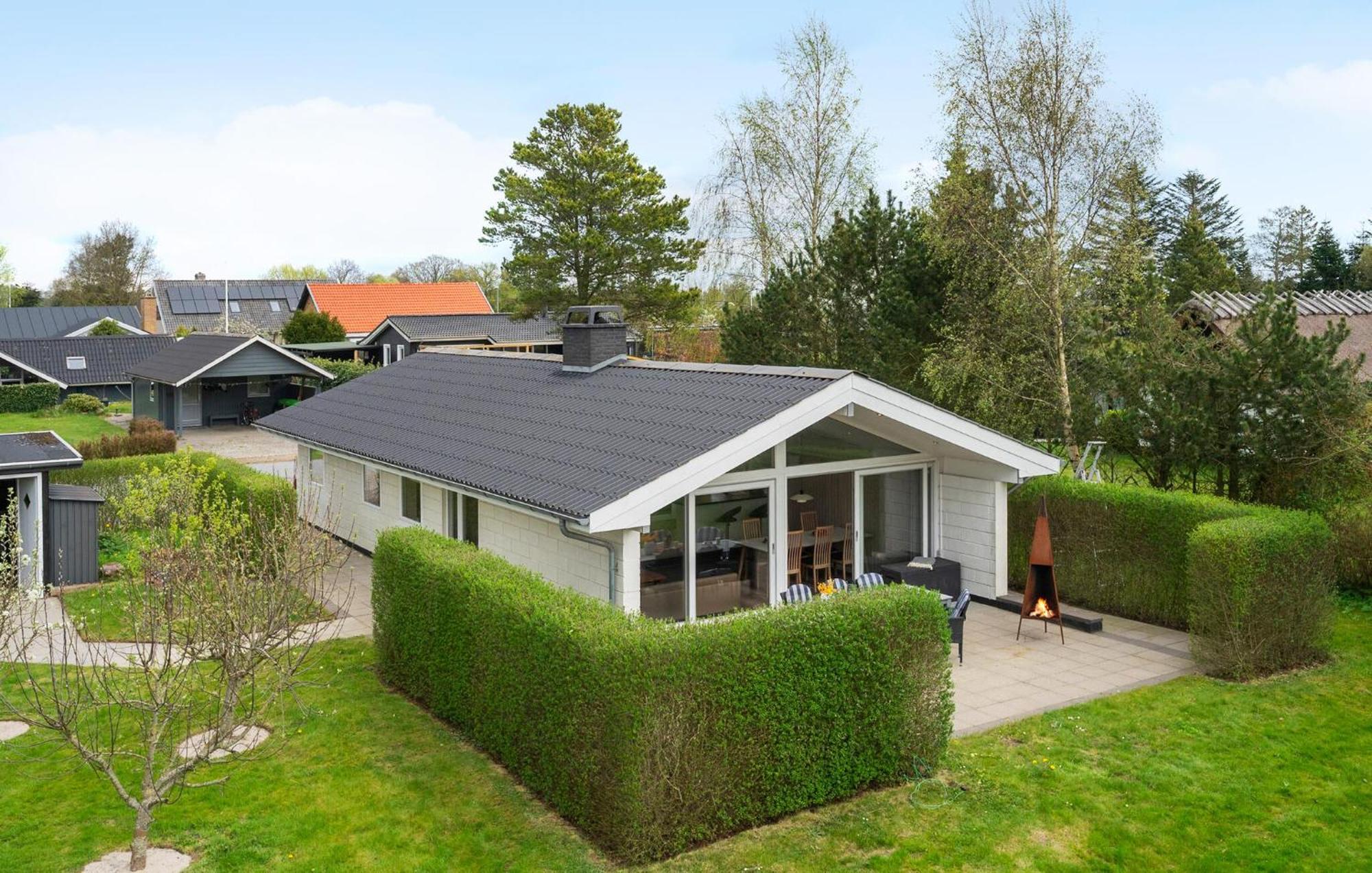 2 Bedroom Nice Home In Børkop Esterno foto